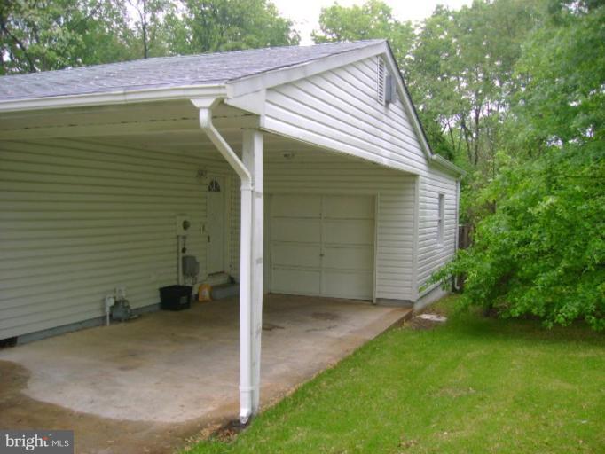 14659 Cloverdale Road Woodbridge, VA 22193 - Photo 2 of 9 Garage 1