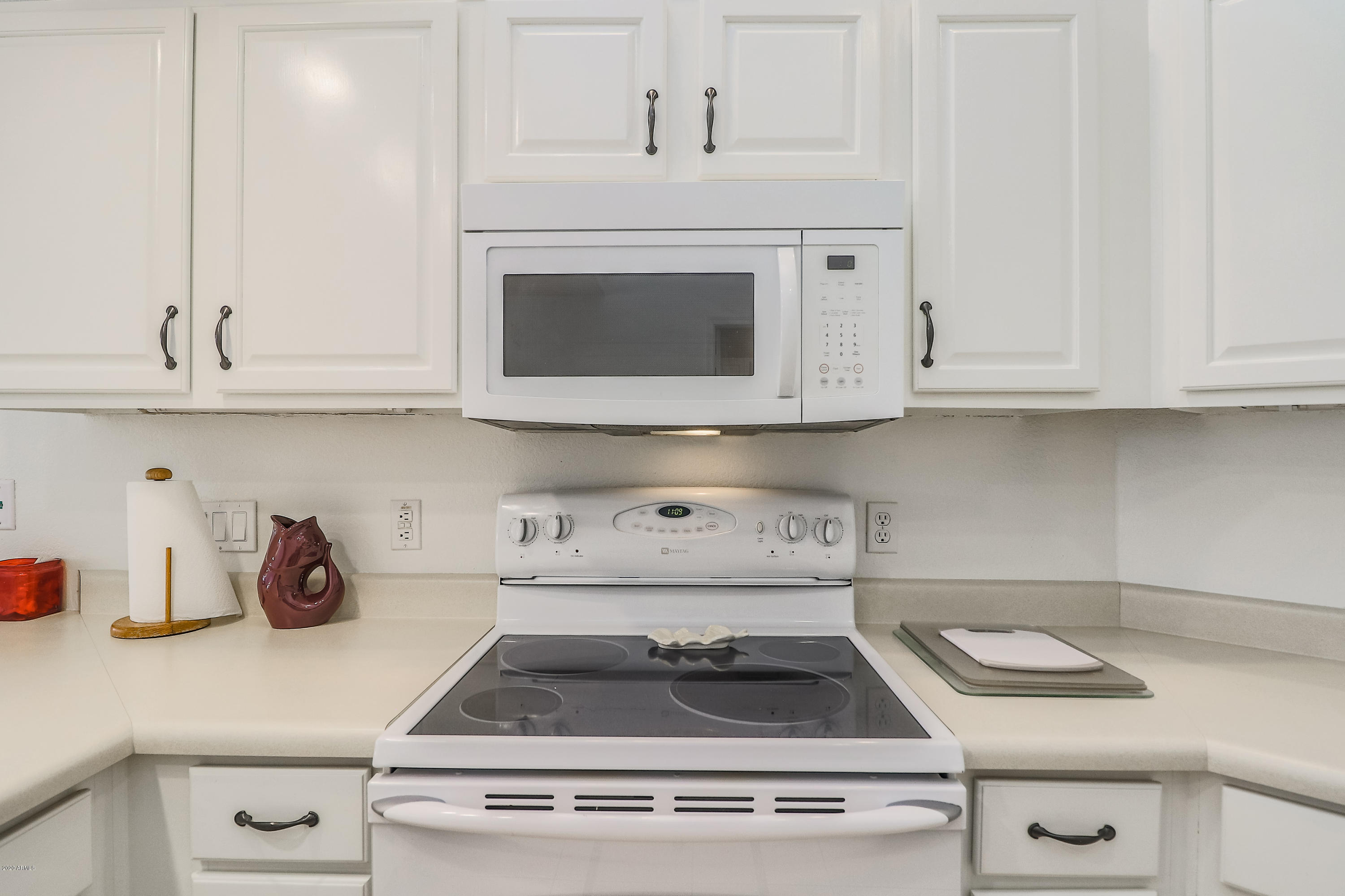 17346 North Inca Way Surprise, AZ 85374 - Photo 17 of 55 Kitchen Closeup of Range and Microwave