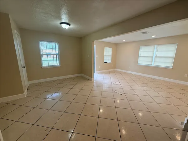 $1,850 | 2330 Hillshire Drive, Deer Park, TX 77536