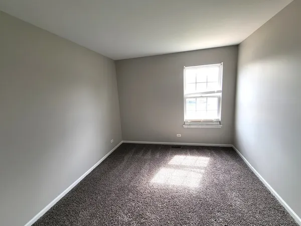 $450,000 | 18392 West Springwood Drive, Grayslake, IL 60030