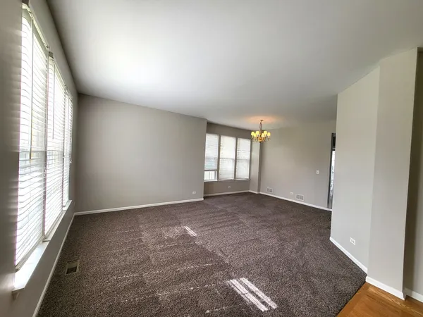 $450,000 | 18392 West Springwood Drive, Grayslake, IL 60030