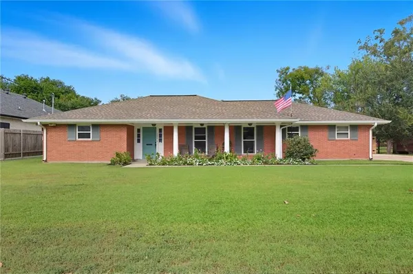 $415,000 | 134 Vogt Drive, Belle Chasse, LA 70037