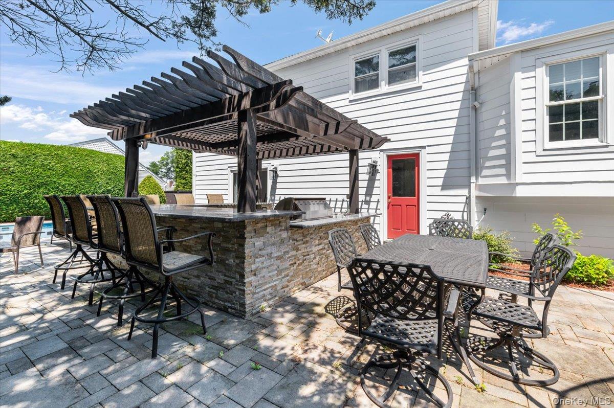 100 Cabot Road Massapequa, NY 11758 - Photo 36 of 49