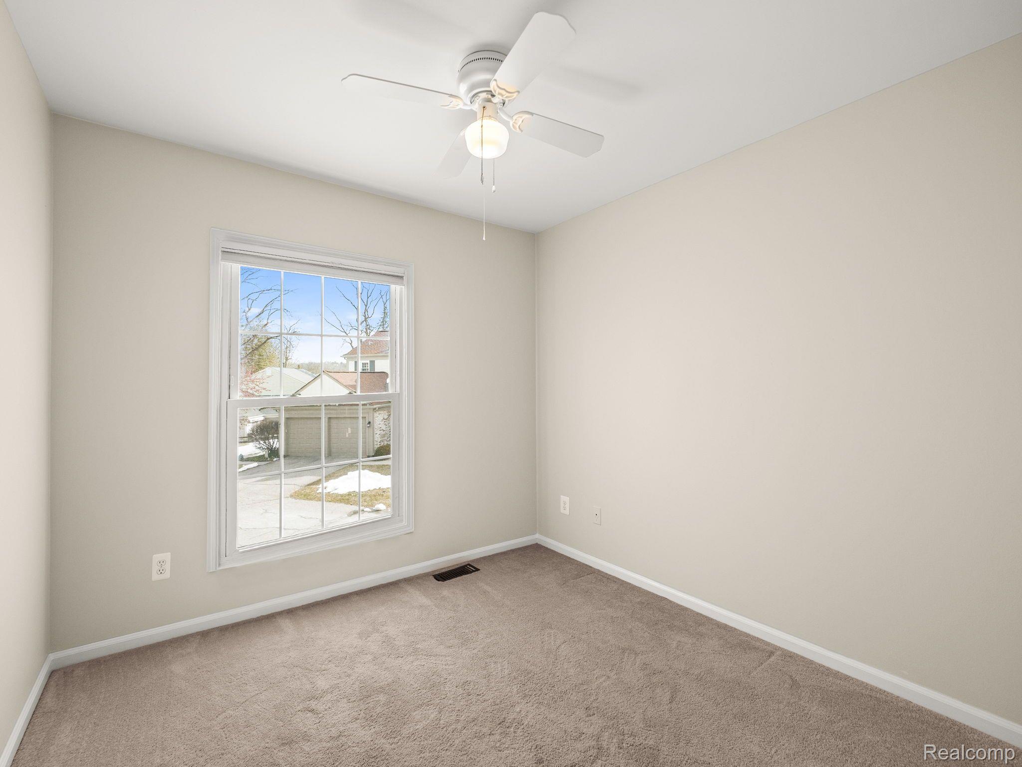 1428 Crescent Lane Rochester, MI 48306 - Photo 22 of 30