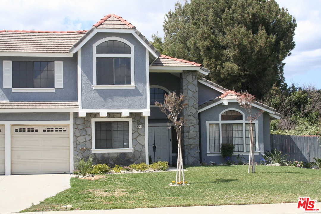 1740 West Via Verde Road Rialto, CA 92377 - Photo 4 of 27 Gallery Image 4