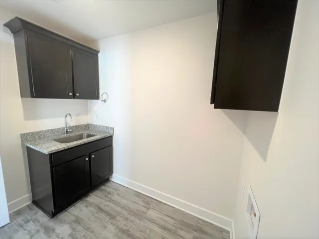 $330,155 | 430 East Park Place, Andover, KS 67002