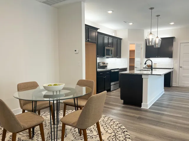 $330,155 | 430 East Park Place, Andover, KS 67002