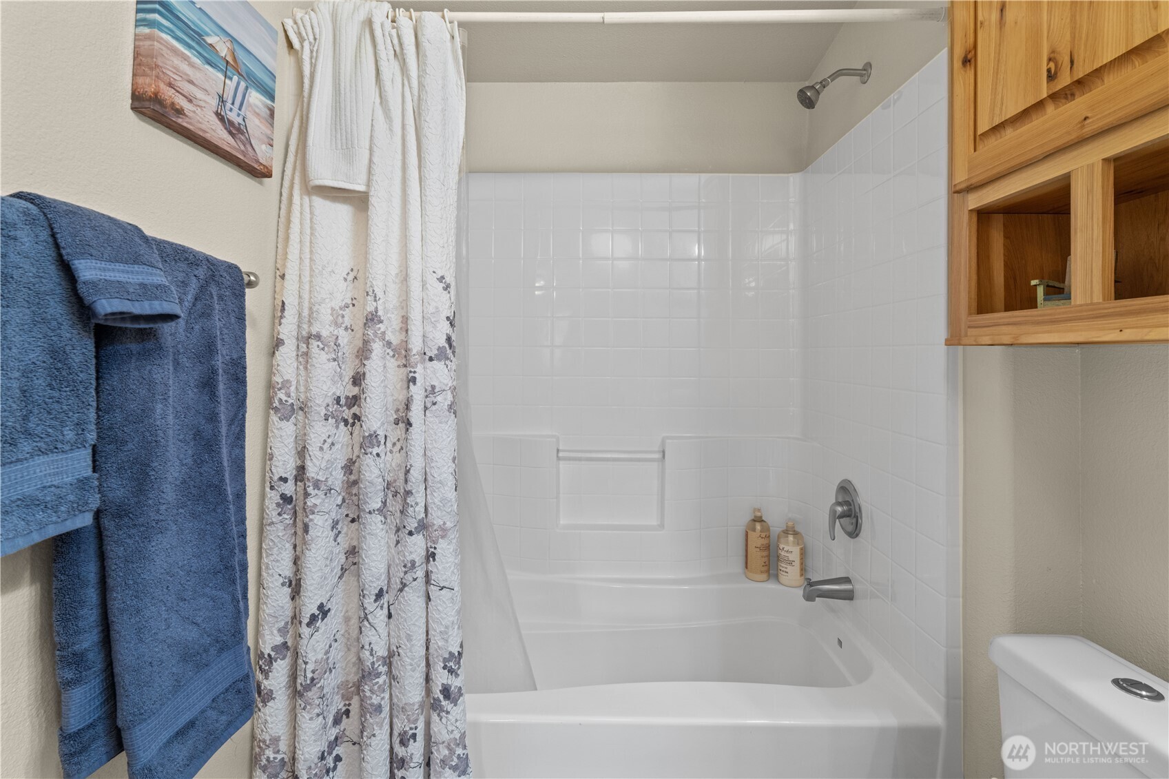 132 River Park Road Forks, WA 98331 - Photo 25 of 40 a bathroom with a bathtub and shower