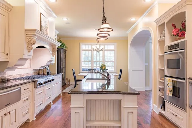 $1,675,000 | 902 East South Street, Lindale, TX 75771