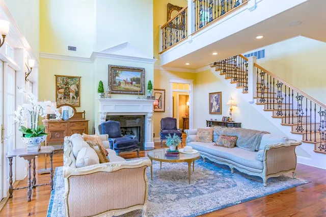 $1,675,000 | 902 East South Street, Lindale, TX 75771