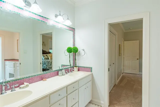 $1,675,000 | 902 East South Street, Lindale, TX 75771