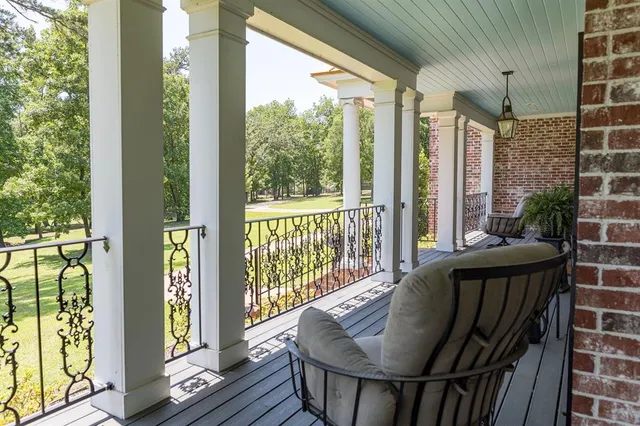 $1,675,000 | 902 East South Street, Lindale, TX 75771