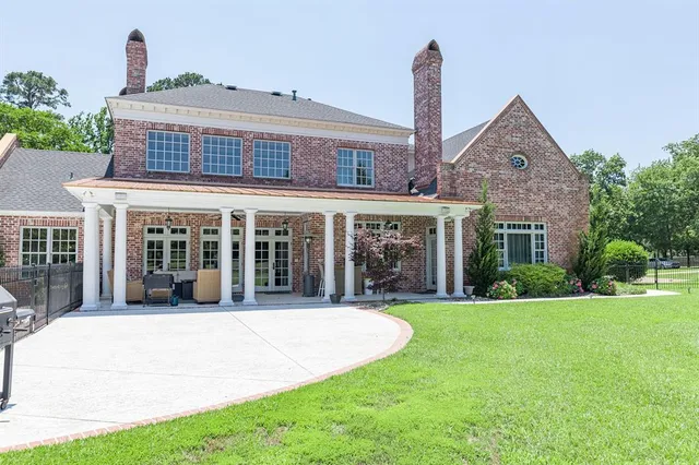$1,675,000 | 902 East South Street, Lindale, TX 75771