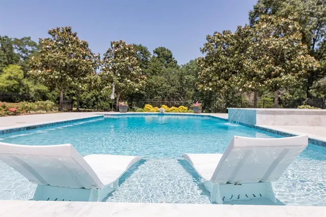 $1,675,000 | 902 East South Street, Lindale, TX 75771