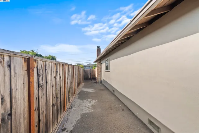 $949,999 | 677 Fairway Street, Hayward, CA 94544