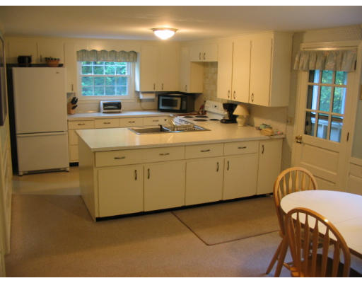 118 Chester Road Boxborough, MA 01719 - Photo 2 of 9