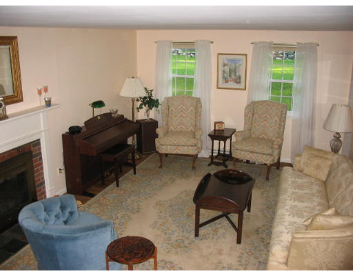 118 Chester Road Boxborough, MA 01719 - Photo 4 of 9