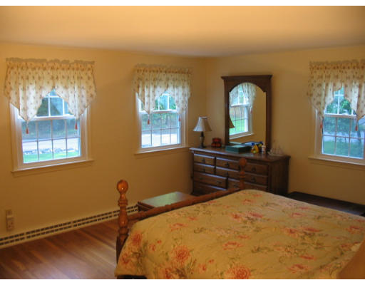 118 Chester Road Boxborough, MA 01719 - Photo 7 of 9