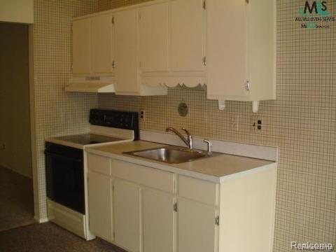 8401 18 18 Mile Road, Unit 161 Sterling Heights, MI 48313 - Photo 3 of 4