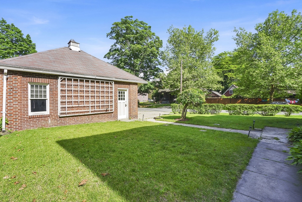 111 Magnolia Terrace Springfield, MA 01108 - Photo 42 of 42