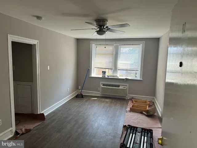 $999 | 6024-28 Larchwood Avenue, Philadelphia, PA 19143