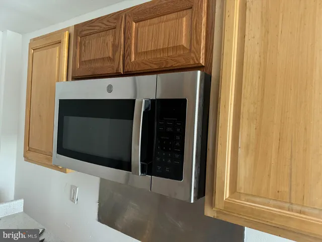 $999 | 6024-28 Larchwood Avenue, Philadelphia, PA 19143