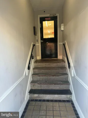 $999 | 6024-28 Larchwood Avenue, Philadelphia, PA 19143