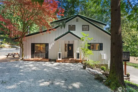 $1,395,000 | 10708 185th Avenue Southeast, Issaquah, WA 98027