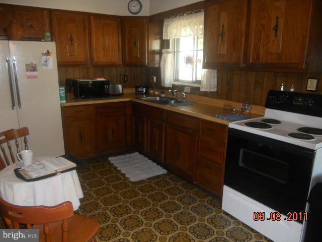 26 Leedom Road Elkton, MD 21921 - Photo 3 of 10 Kitchen