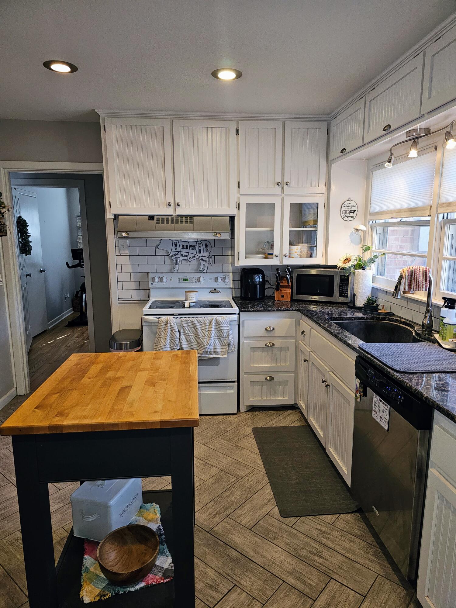 3509 38th Street Lubbock, TX 79413 - Photo 7 of 24 20230407_101056