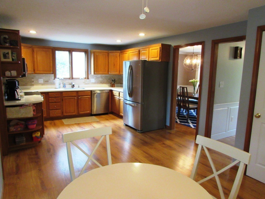 43 Ireta Road Shrewsbury, MA 01545 - Photo 6 of 30 Gallery Image 6