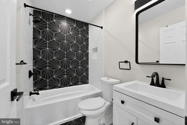 $2,300 | 2612 Loyola Northway, Baltimore, MD 21215