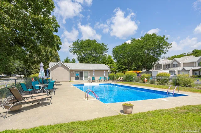 $440,000 | 3 Deer Crossing Drive, Fishkill, NY 12524