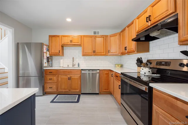 $440,000 | 3 Deer Crossing Drive, Fishkill, NY 12524