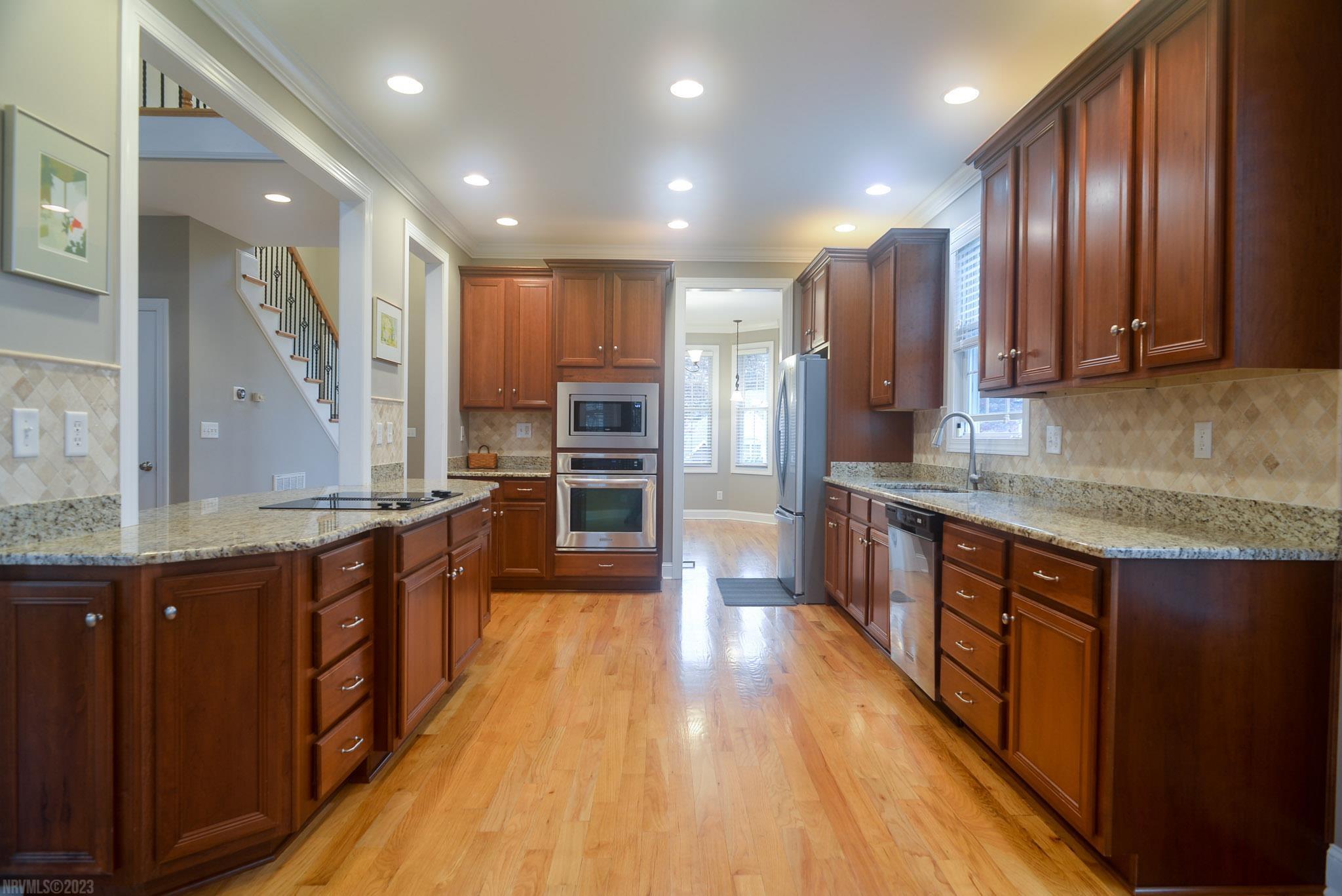1054 Green Ridge Road Christiansburg, VA 24073 - Photo 9 of 32 Gallery Image 9