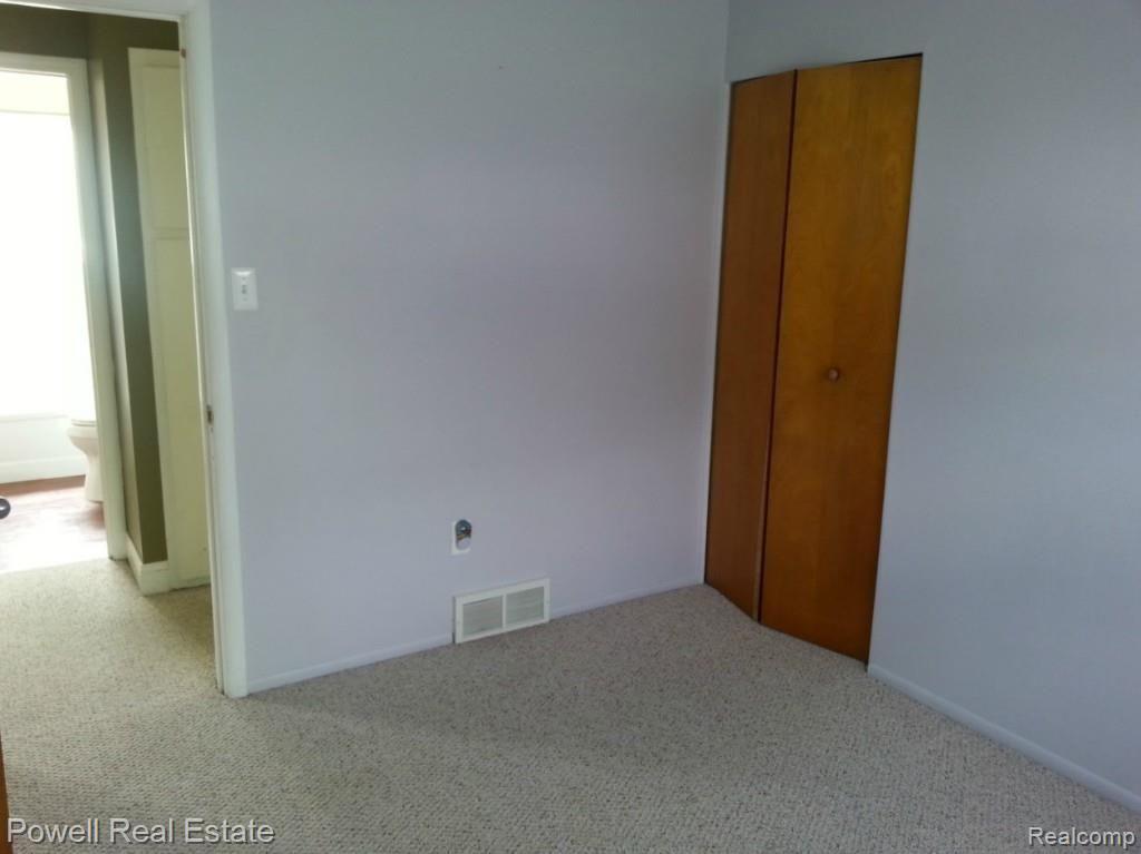 18151 Rainbow Road Fraser, MI 48026 - Photo 16 of 21 20140522_132519.jpg
