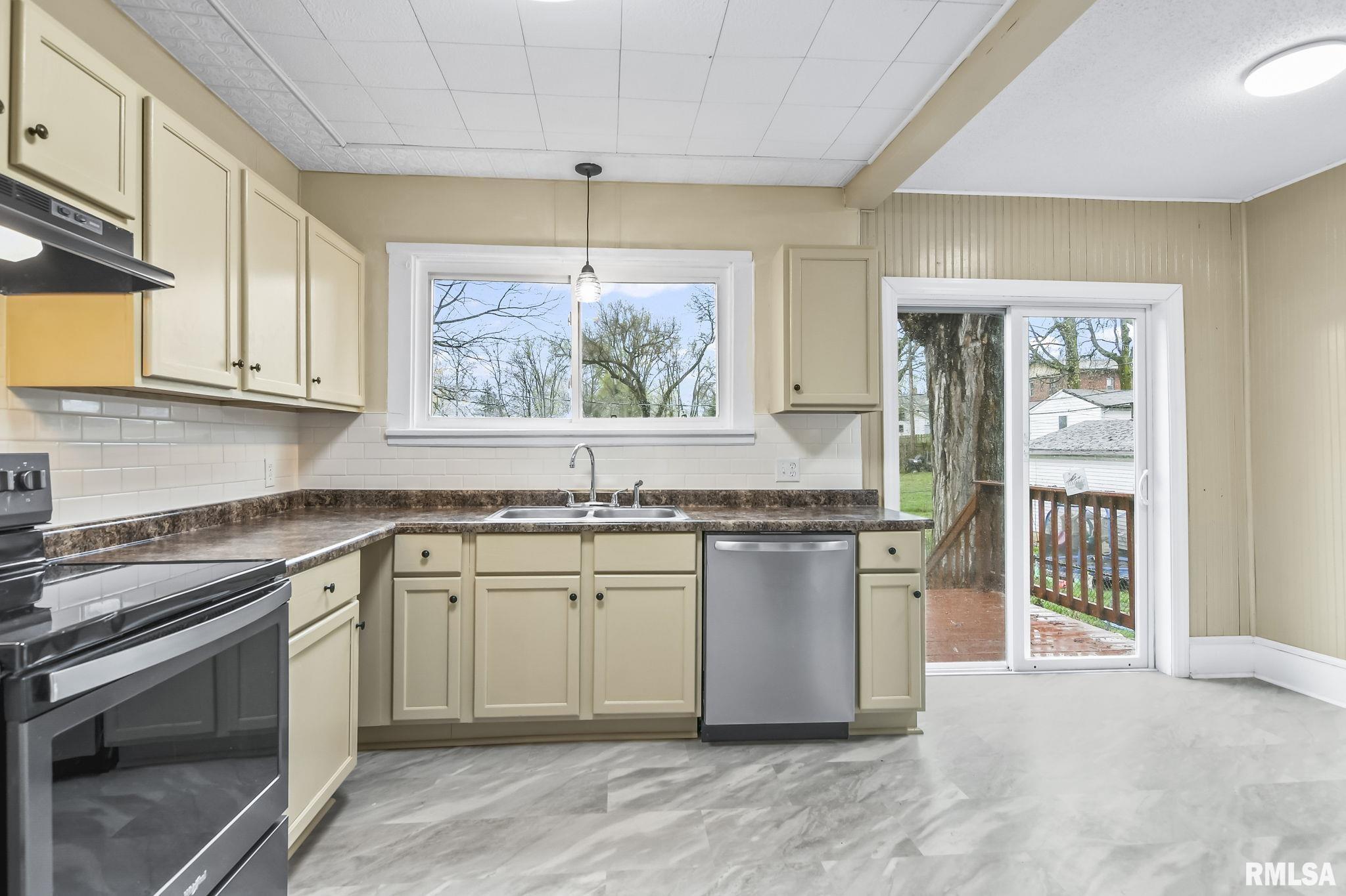 620 East Keys Avenue Springfield, IL 62702 - Photo 12 of 34