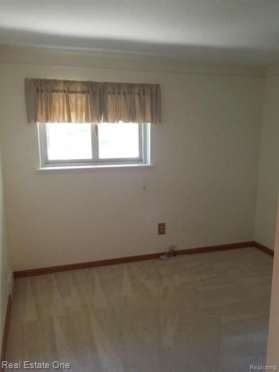 28029 West Nine Mile Road Farmington Hills, MI 48336 - Photo 15 of 36