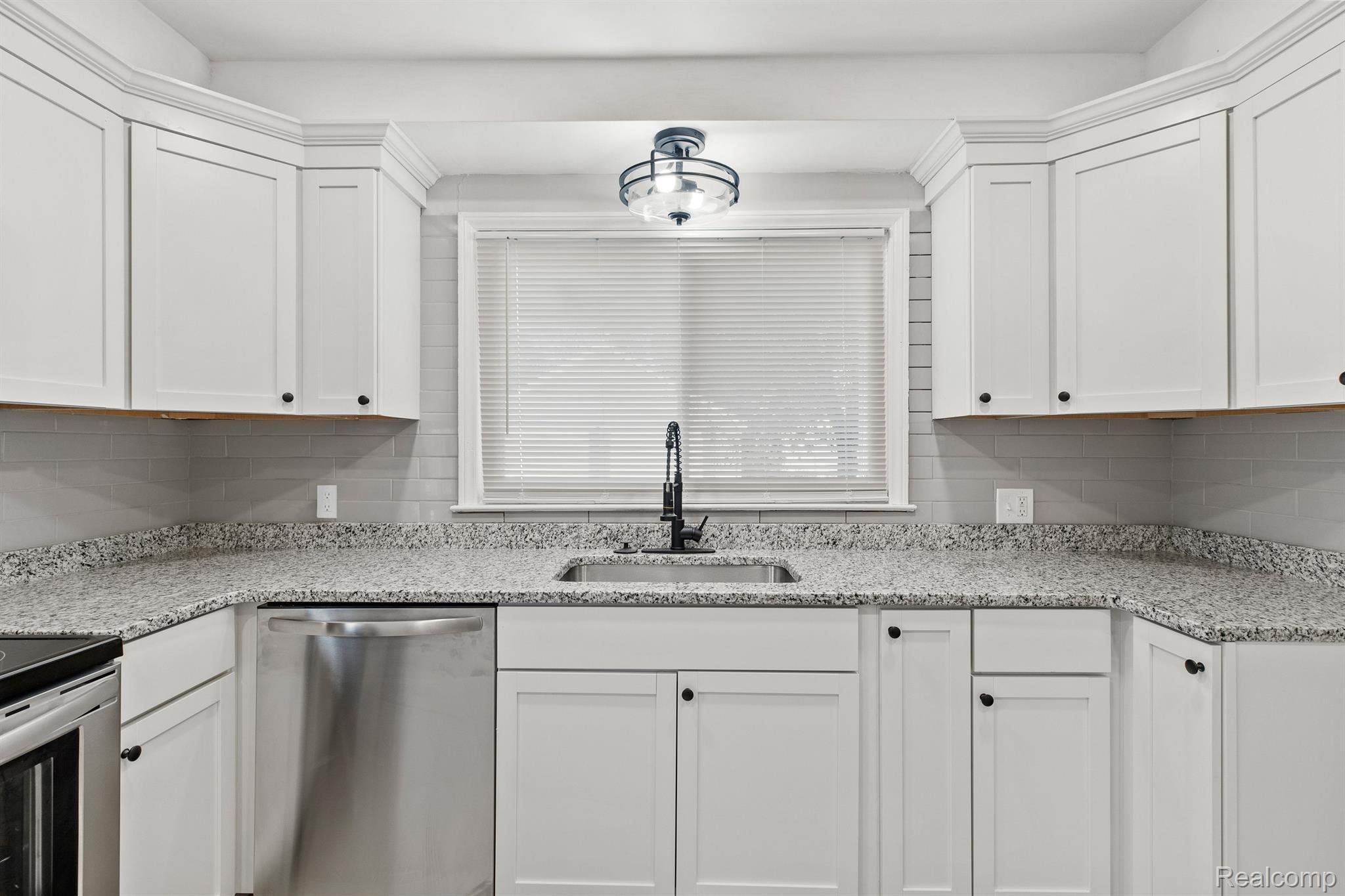 14700 Rutland Street Detroit, MI 48227 - Photo 10 of 29 Kitchen