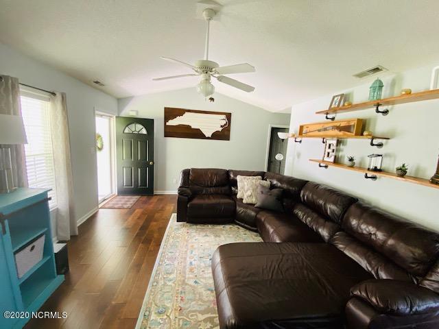 310 Newport Loop Road Newport, NC 28570 - Photo 14 of 47 IMG_6737