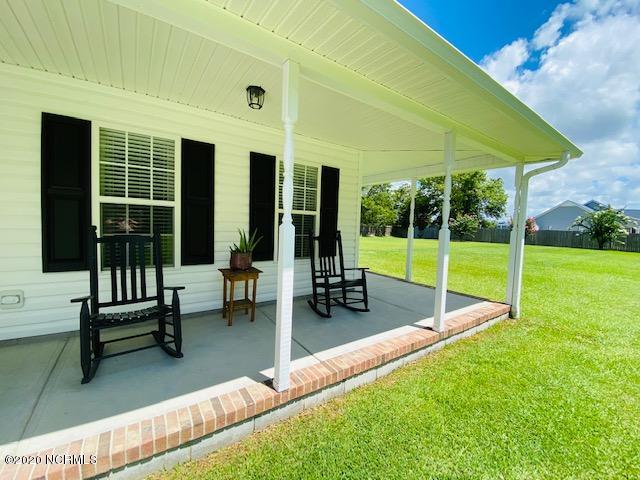 310 Newport Loop Road Newport, NC 28570 - Photo 30 of 47 Porch