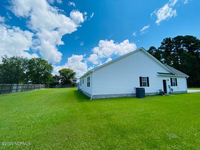 310 Newport Loop Road Newport, NC 28570 - Photo 39 of 47 Side