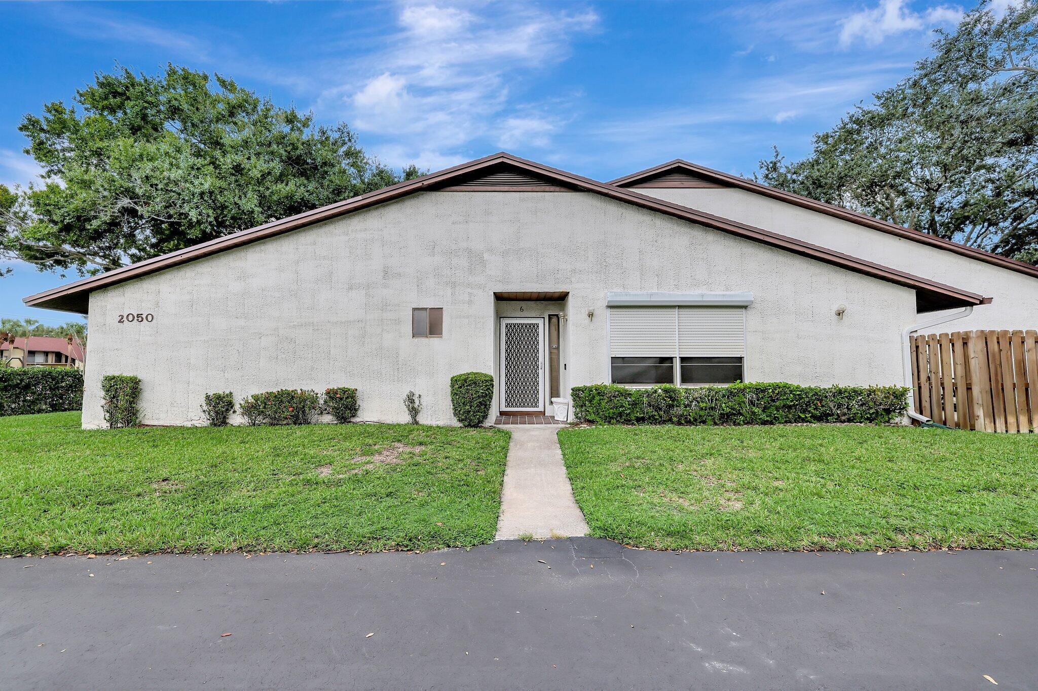 2050 Colonial Road, Unit 6 Fort Pierce, FL 34950 - Photo 1 of 21 front