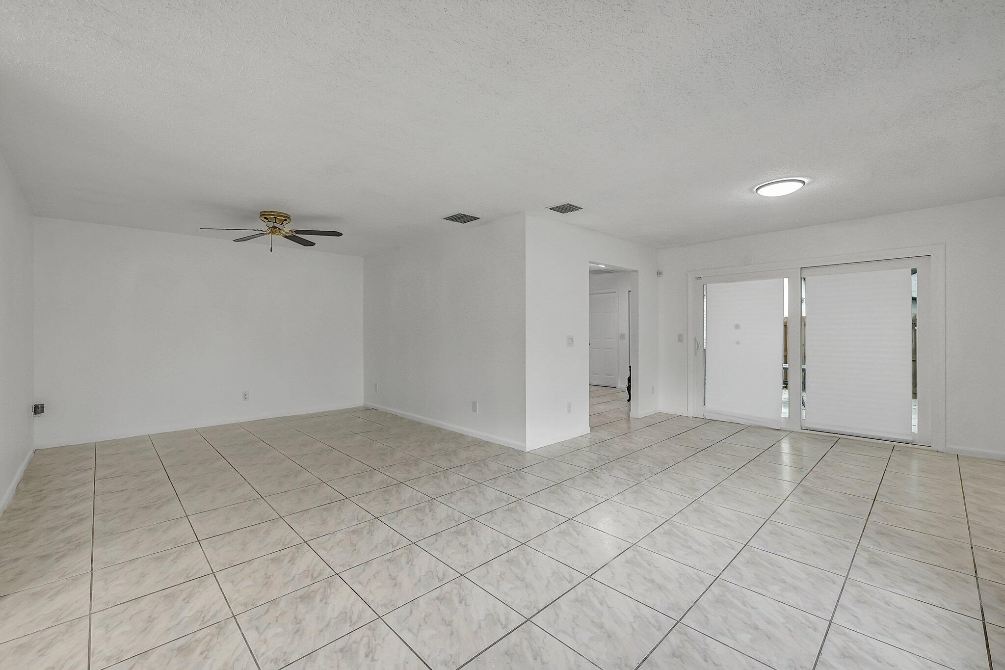 2050 Colonial Road, Unit 6 Fort Pierce, FL 34950 - Photo 12 of 21 open space