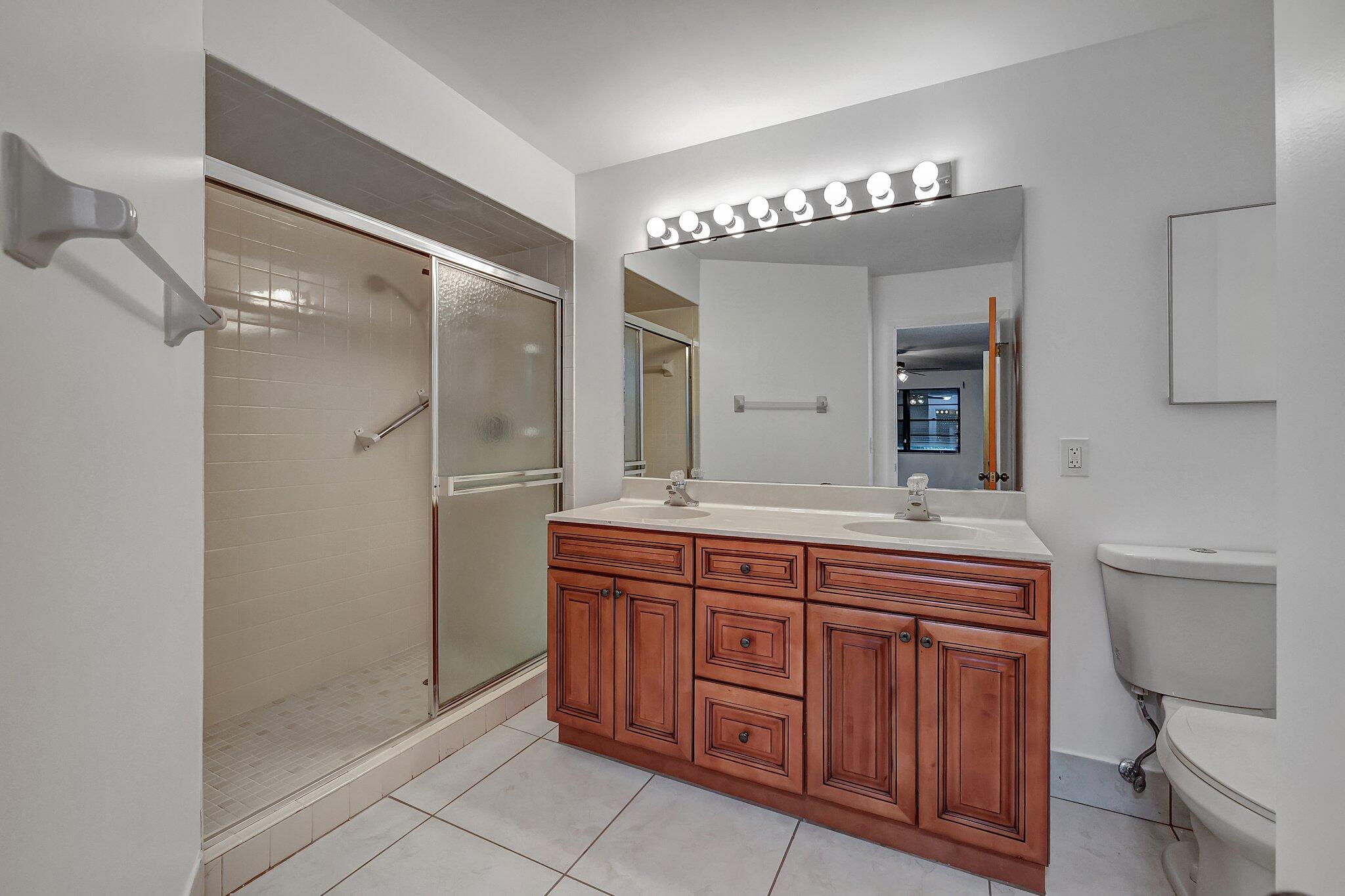 2050 Colonial Road, Unit 6 Fort Pierce, FL 34950 - Photo 15 of 21 owners bath