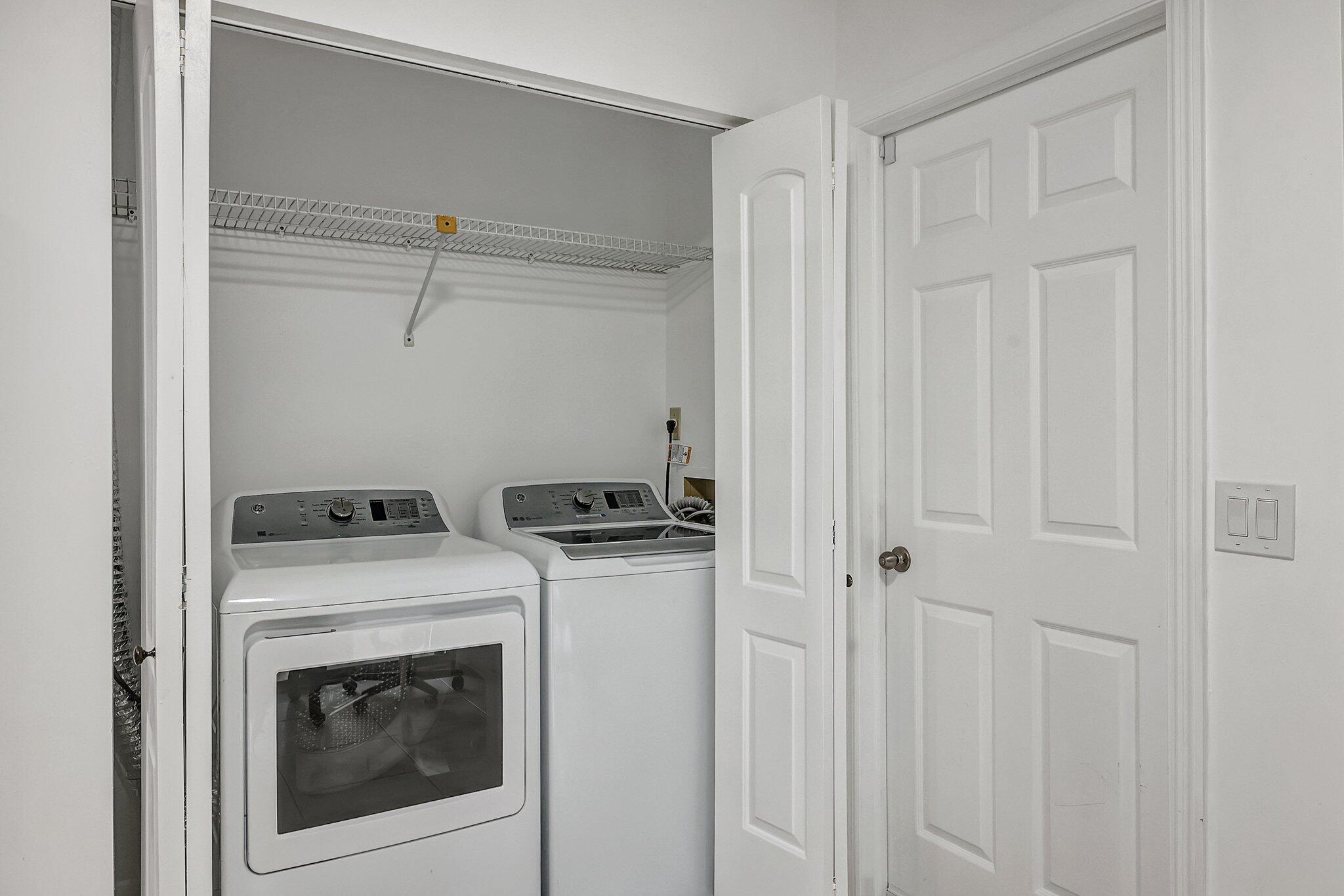 2050 Colonial Road, Unit 6 Fort Pierce, FL 34950 - Photo 8 of 21 laundry