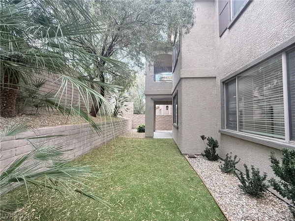 $2,500 | 11904 Amistoso Lane, Las Vegas, NV 89138