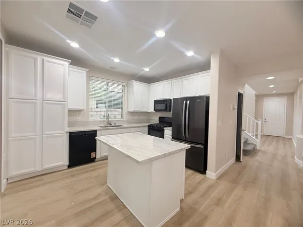 $2,500 | 11904 Amistoso Lane, Las Vegas, NV 89138