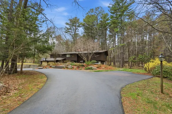 $1,250,000 | 384 River Road, Carlisle, MA 01741