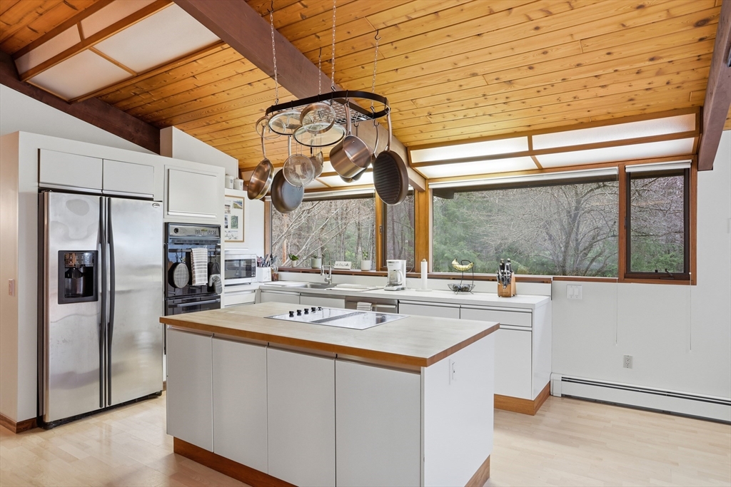 384 River Road Carlisle, MA 01741 - Photo 15 of 42
